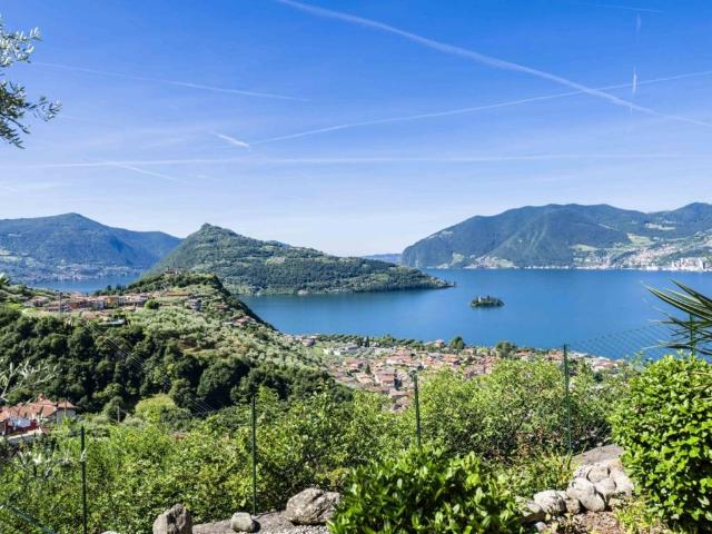 Villa Indipendente in vendita a Comunità montana del Sebino bresciano, Marone