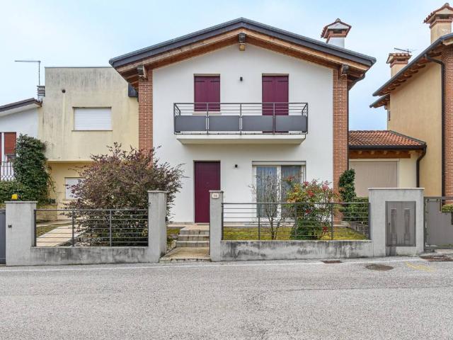 Villa Indipendente in vendita a Marostica, Veneto