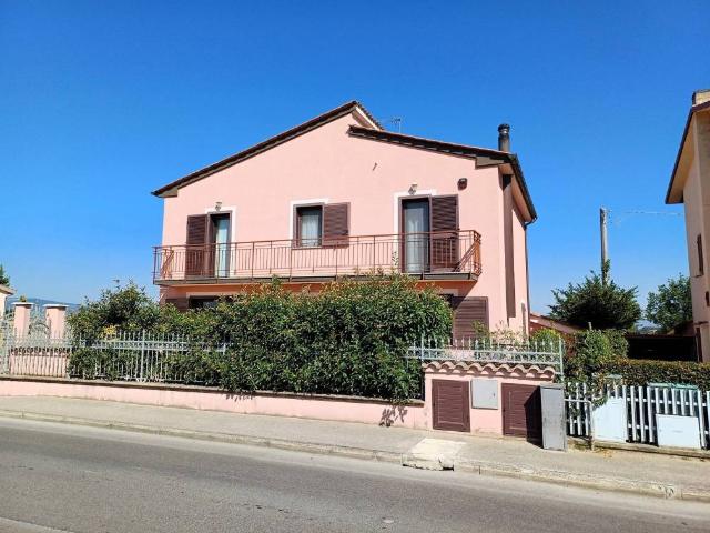Villa Indipendente in vendita a Marsciano, Umbria