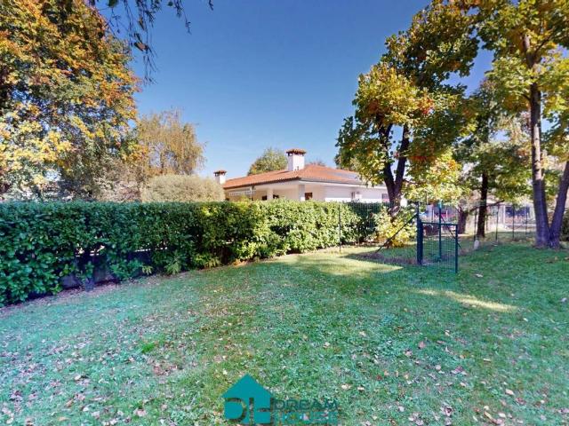 Villa Indipendente in vendita a Martignacco, Friuli-Venezia Giulia