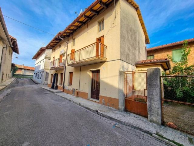 Villa Indipendente in vendita a Nogaredo di Prato / Nearêt di Prât, Martignacco / Martignà