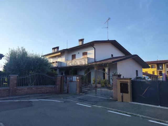 Villa Indipendente in vendita a Martignana di Po, Cremona