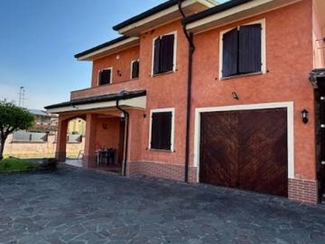 Villa Indipendente in vendita a Martignana Di Po, Lombardia