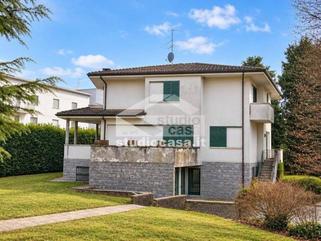 Villa Indipendente in vendita a Martinengo, Bergamo