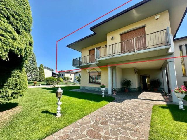Villa Indipendente in vendita a Martinengo, Lombardia
