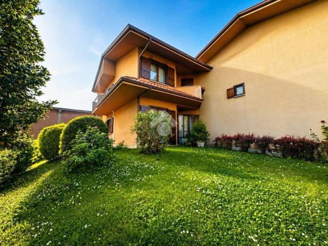 Villa Indipendente in vendita a Martinengo, Lombardia