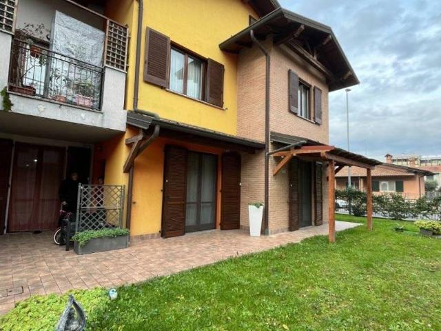 Villa Indipendente in vendita a Martinengo, Lombardia