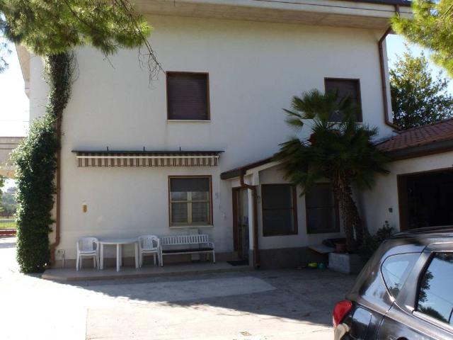 Villa Indipendente in vendita a Unione dei Comuni della Val Vibrata, Martinsicuro