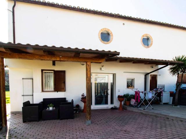 Villa Indipendente in vendita a Unione dei Comuni della Val Vibrata, Martinsicuro