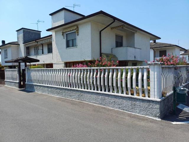 Villa Indipendente in vendita a Marudo, Lombardia