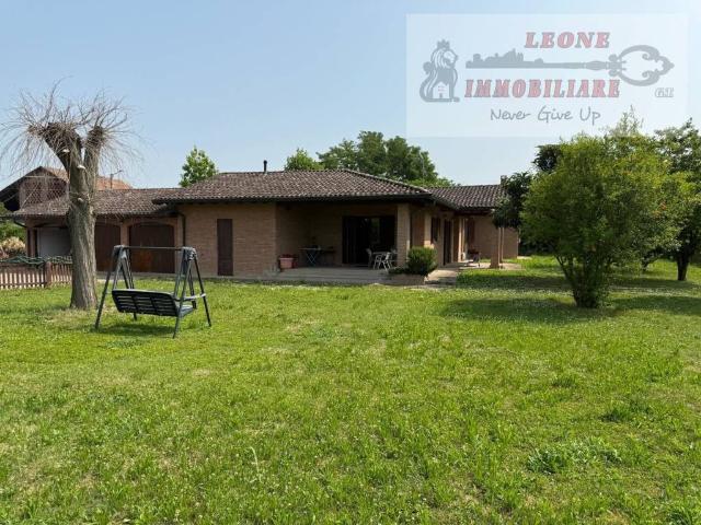 Villa Indipendente in vendita a Marzano, Lombardia