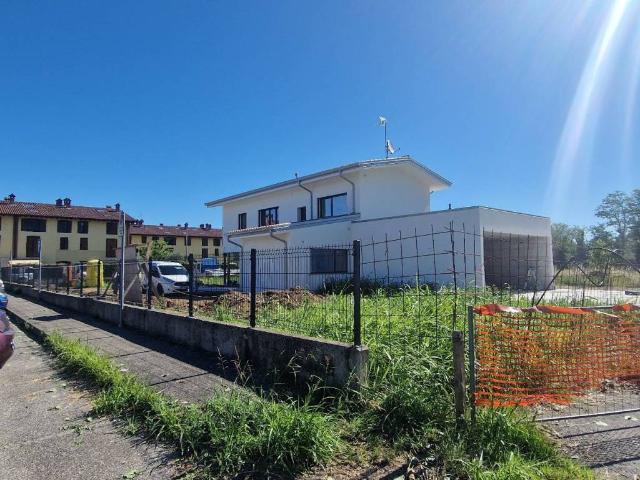 Villa Indipendente in vendita a Unione Comuni Basiano Masate, Masate