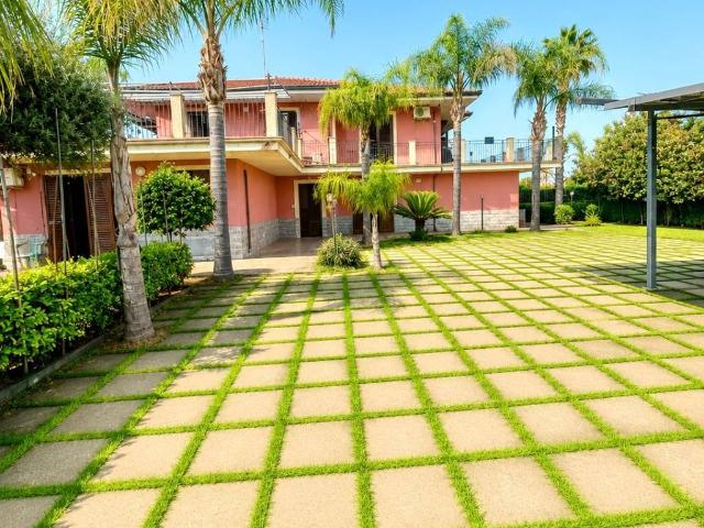 Villa Indipendente in vendita a Fondachello, Mascali