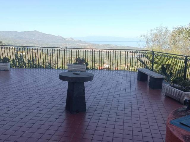 Villa Indipendente in vendita a Mascali, Sicilia