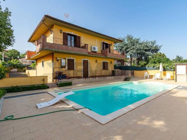 Villa Indipendente in vendita a Mascalucia, Sicilia