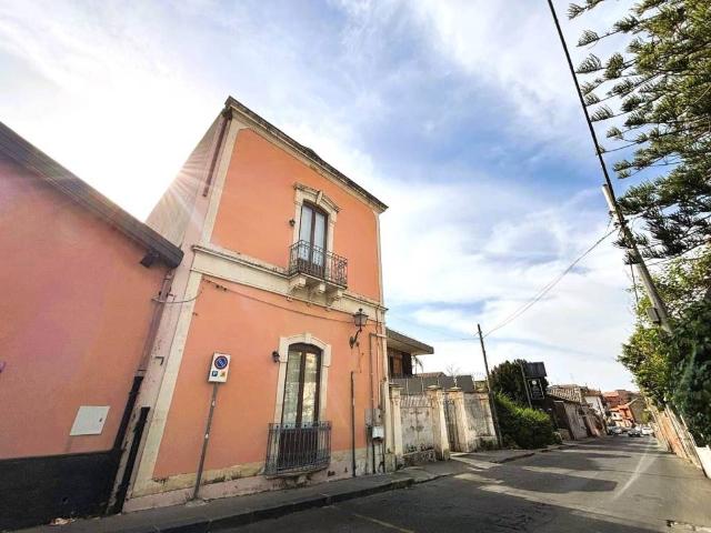 Villa Indipendente in vendita a Massannunziata, Mascalucia