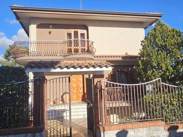 Villa Indipendente in vendita a Mascalucia, Sicilia