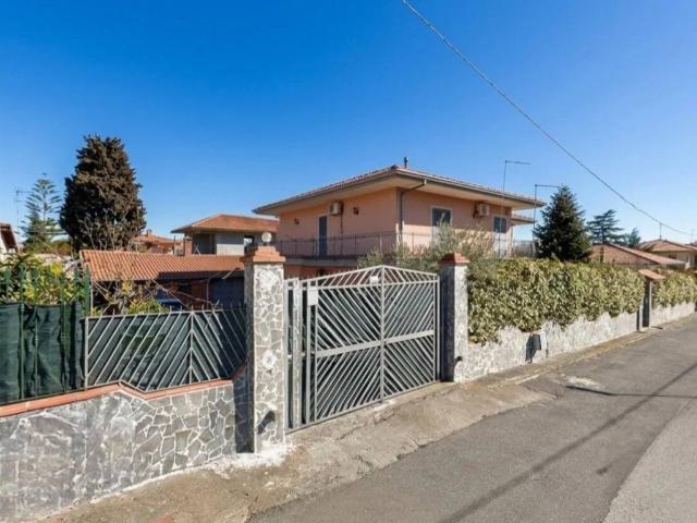 Villa Indipendente in vendita a Sciara, Mascalucia