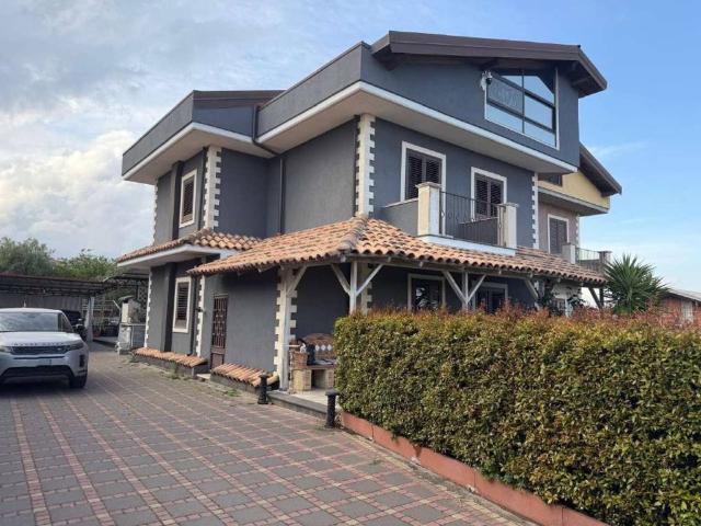 Villa Indipendente in vendita a Massannunziata, Mascalucia