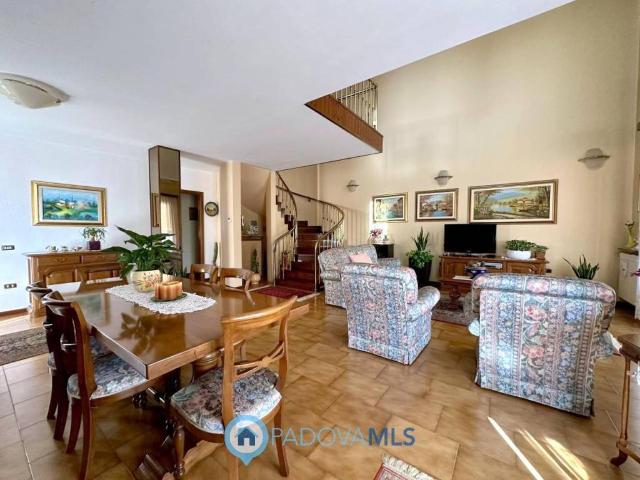 Villa Indipendente in vendita a Bertipaglia, Maserà Di Padova