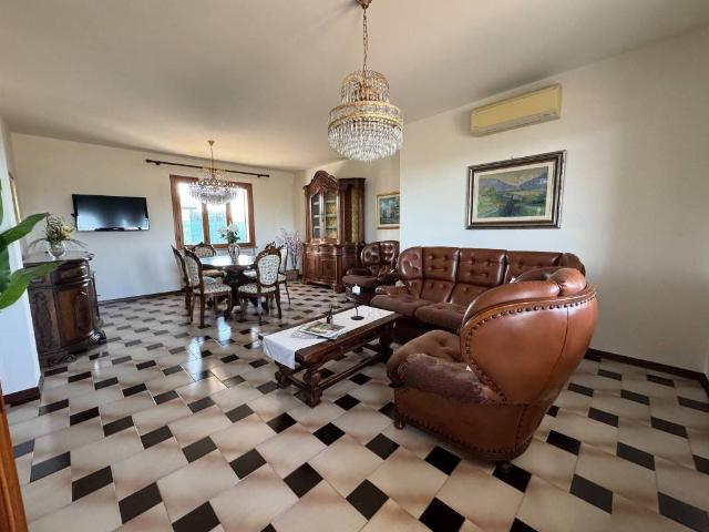 Villa Indipendente in vendita a Maserada Sul Piave, Veneto