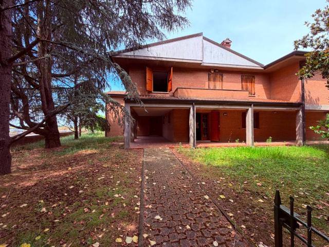 Villa Indipendente in vendita a Masi Torello, Reggio Emilia