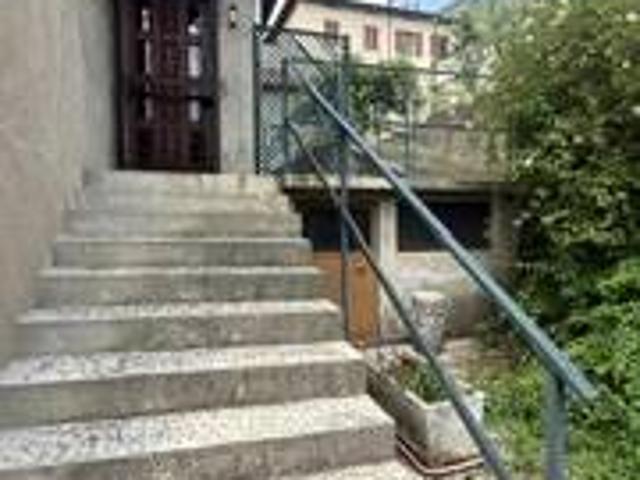 Villa Indipendente in vendita a Maslianico, Lombardia