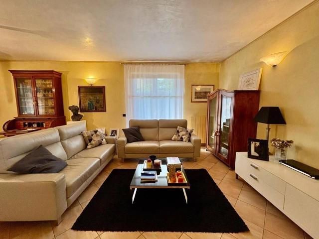 Villa Indipendente in vendita a Poggiolo, Marina Di Massa