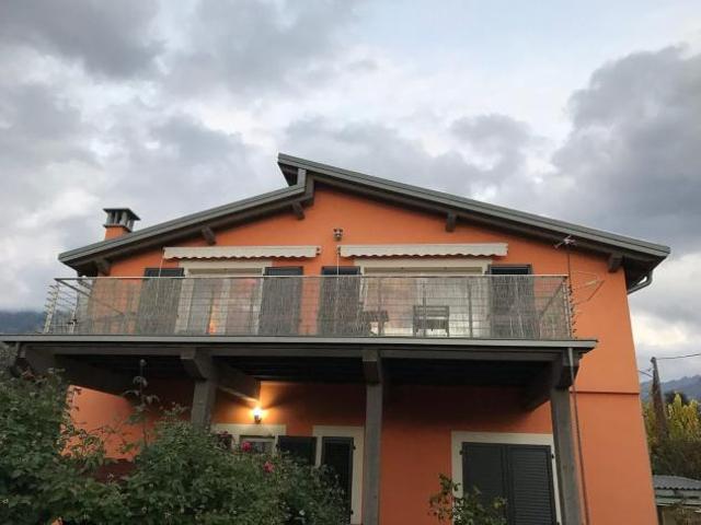 Villa Indipendente in vendita a Marina Di Massa, Toscana