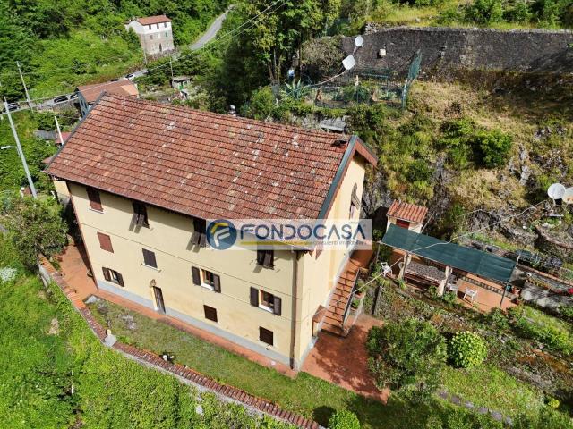 Villa Indipendente in vendita a Forno, Marina Di Massa