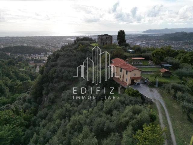 Villa Indipendente in vendita a San Carlo, Marina Di Massa