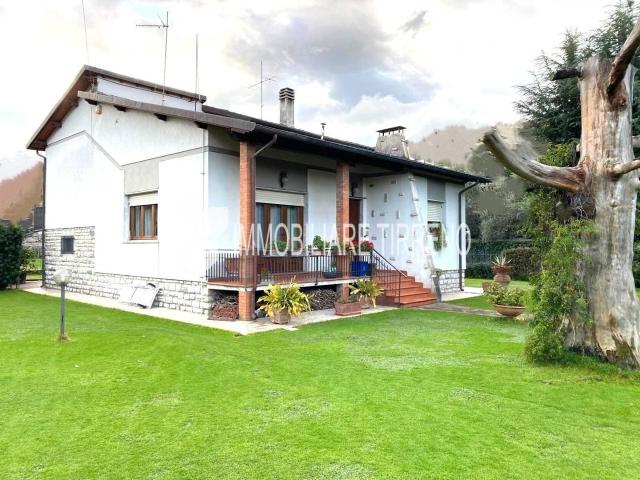 Villa Indipendente in vendita a Rinchiostra, Marina Di Massa