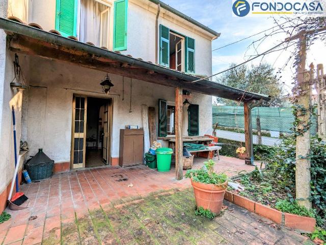 Villa Indipendente in vendita a Remola, Marina Di Massa
