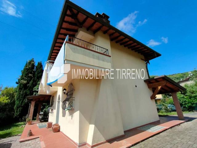 Villa Indipendente in vendita a San Lorenzo, Marina Di Massa