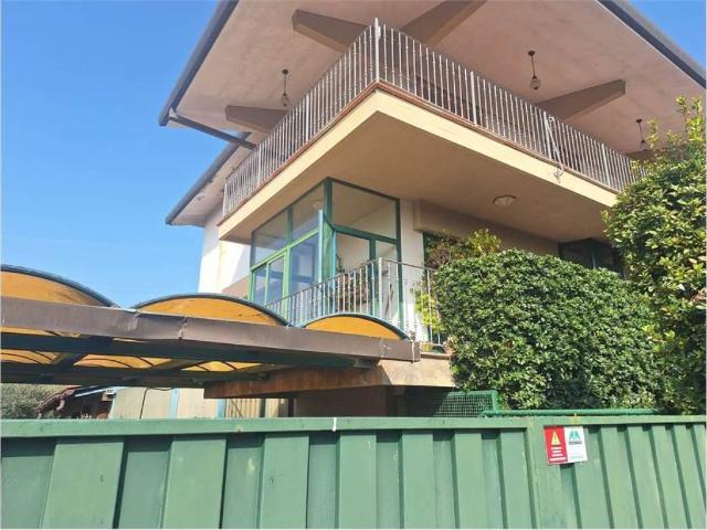 Villa Indipendente in vendita a Massa e Cozzile, Toscana