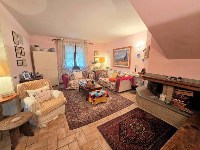 Villa Indipendente in vendita a Massa e Cozzile, Toscana