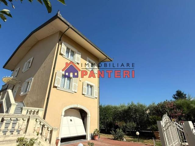 Villa Indipendente in vendita a Massa e Cozzile, Toscana