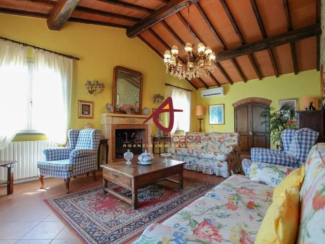 Villa Indipendente in vendita a Massa e Cozzile, Massa E Cozzile