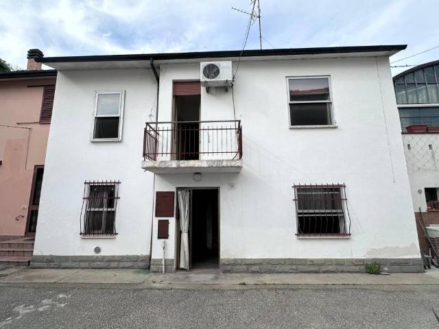 Villa Indipendente in vendita a Unione dei comuni della Bassa Romagna, Massa Lombarda