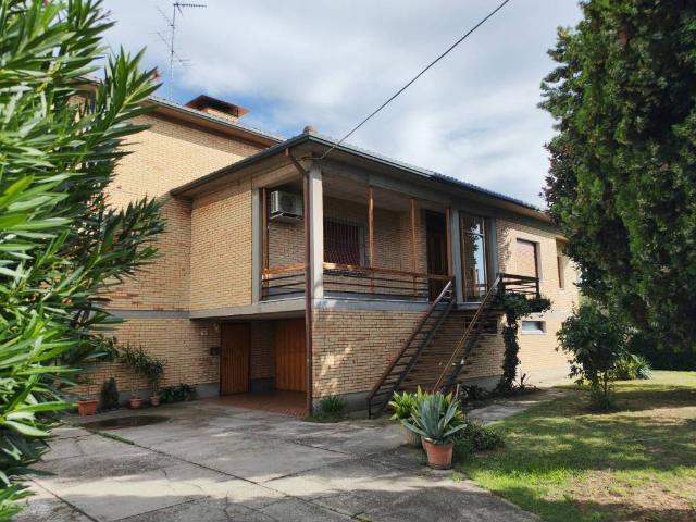 Villa Indipendente in vendita a Massa Lombarda, Ravenna