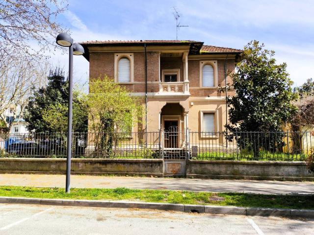 Villa Indipendente in vendita a Unione dei comuni della Bassa Romagna, Massa Lombarda