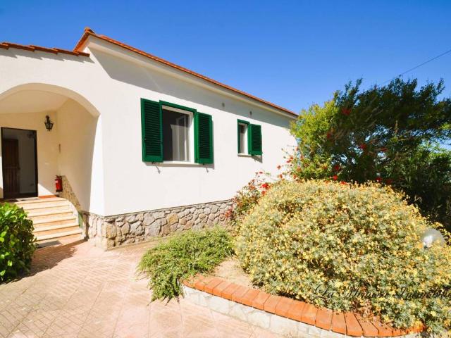 Villa Indipendente in vendita a Massa Lubrense, Campania