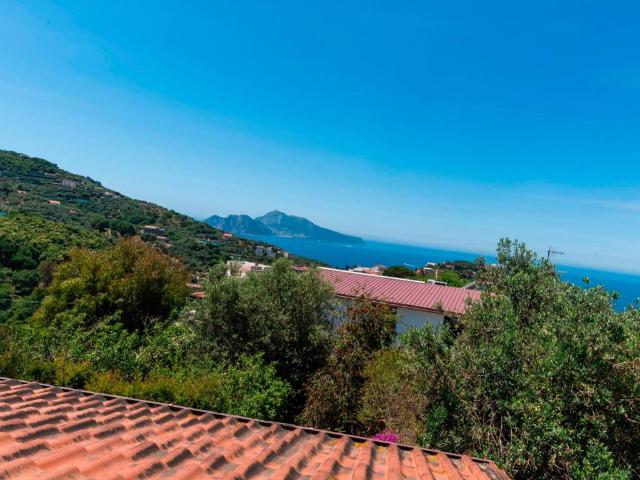 Villa Indipendente in vendita a Massa Lubrense, Campania