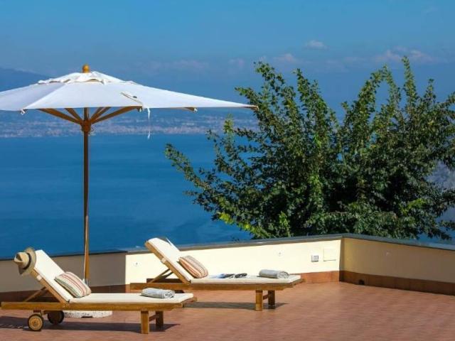 Villa Indipendente in vendita a Massa Lubrense, Campania