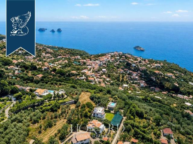 Villa Indipendente in vendita a Massa Lubrense, Campania