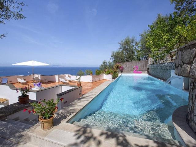 Villa Indipendente in vendita a Massa Lubrense, Campania