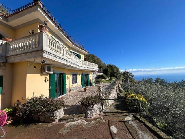 Villa Indipendente in vendita a Massa Lubrense, Campania