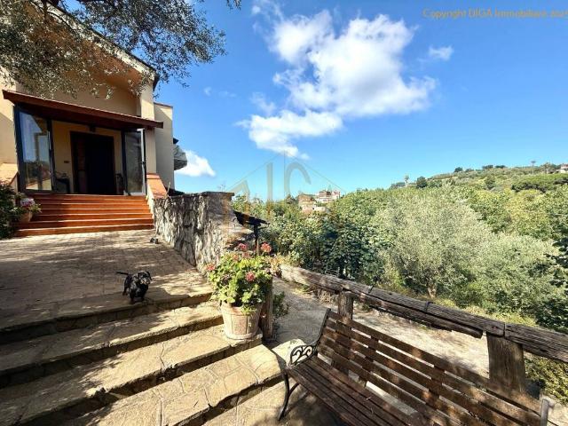 Villa Indipendente in vendita a Massa Lubrense, Campania