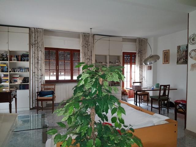 Villa Indipendente in vendita a Marina di Massa, Marina Di Massa