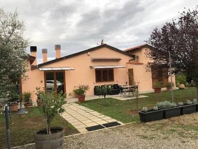Villa Indipendente in vendita a Massa Marittima, Toscana